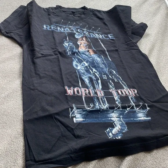 - BEEHIVE OFFICIAL MERCH TSHIRT FROM THE WORLD TOUR *NEW* - Picture 3 of 10